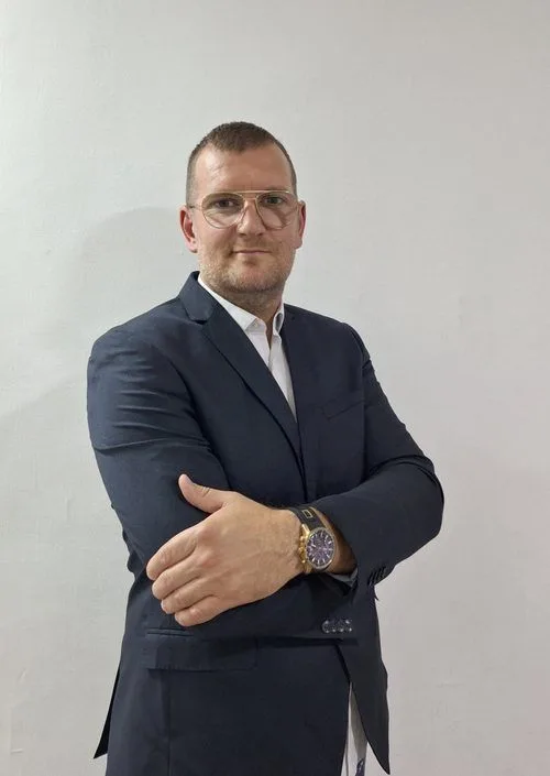 Aleksandar Šundić — Osnivač